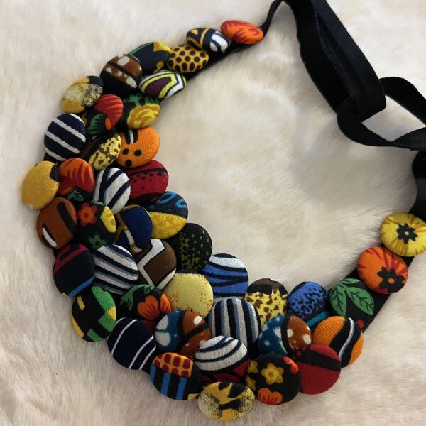 IMG_1672 Collier artisanal multicolore en tissu